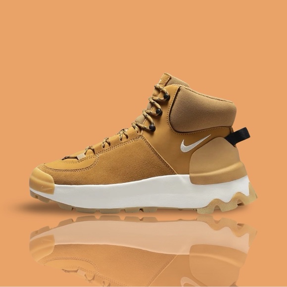 Women’s Nike City Classic Boot - Picture 2 of 5